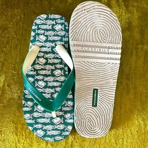 100% authentic Dolce Gabbana sandals/ flip flops / t-strap sandals in size 35